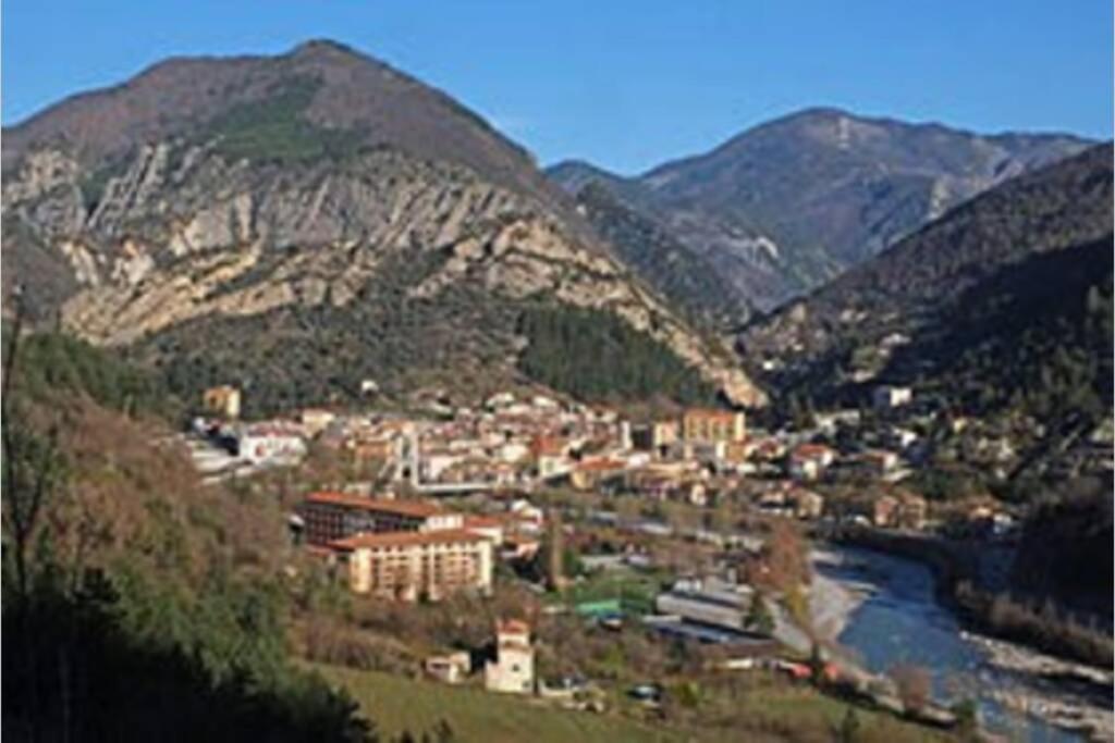 Apartamento 2P Au Coeur Des Montagnes Avec Piscine Chauffee Puget-Théniers Exterior foto