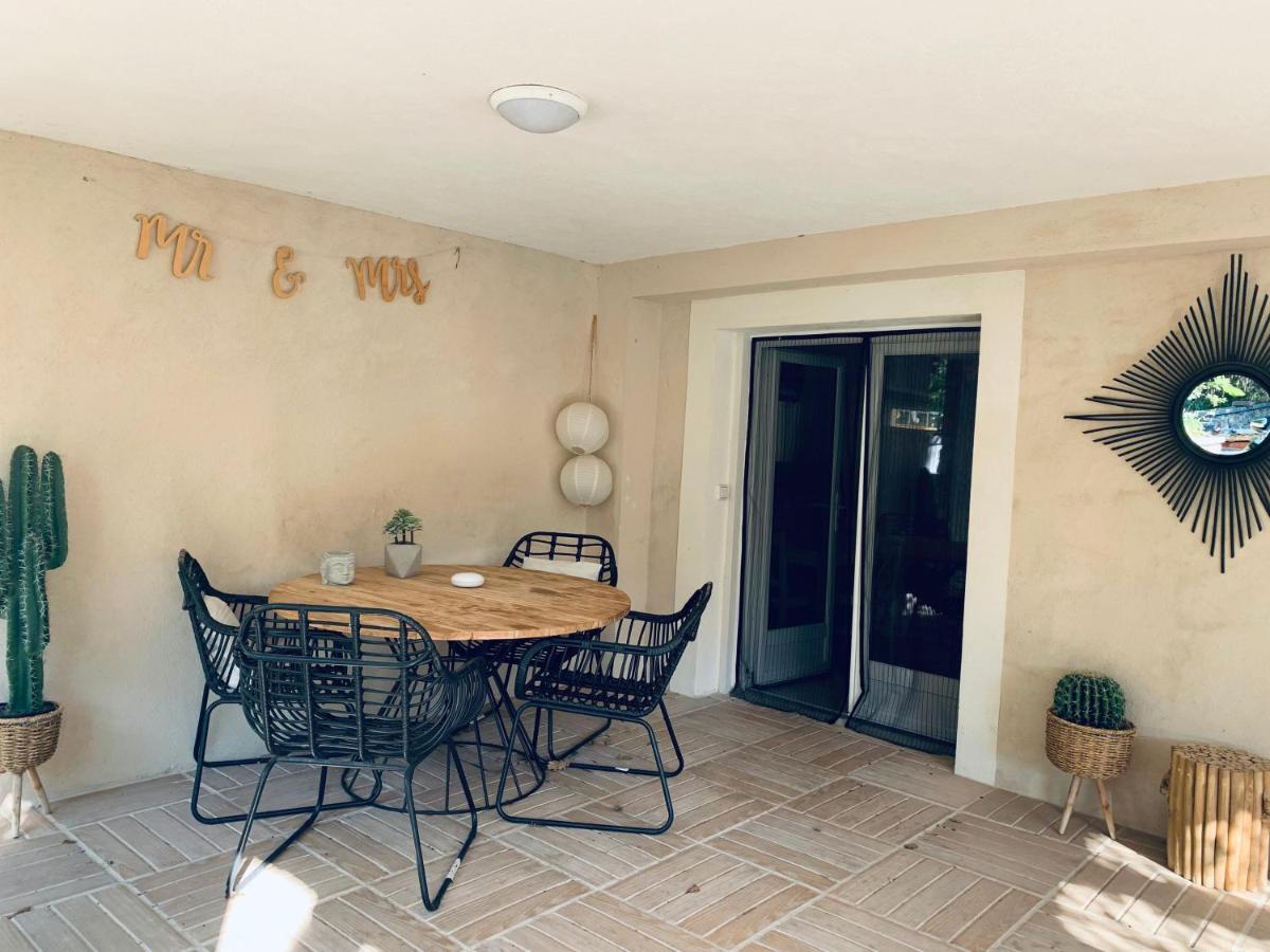 Apartamento 2P Au Coeur Des Montagnes Avec Piscine Chauffee Puget-Théniers Exterior foto